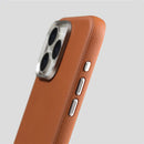 Case Iphone em Couro com Design Minimalista e Carregamento MagSafe